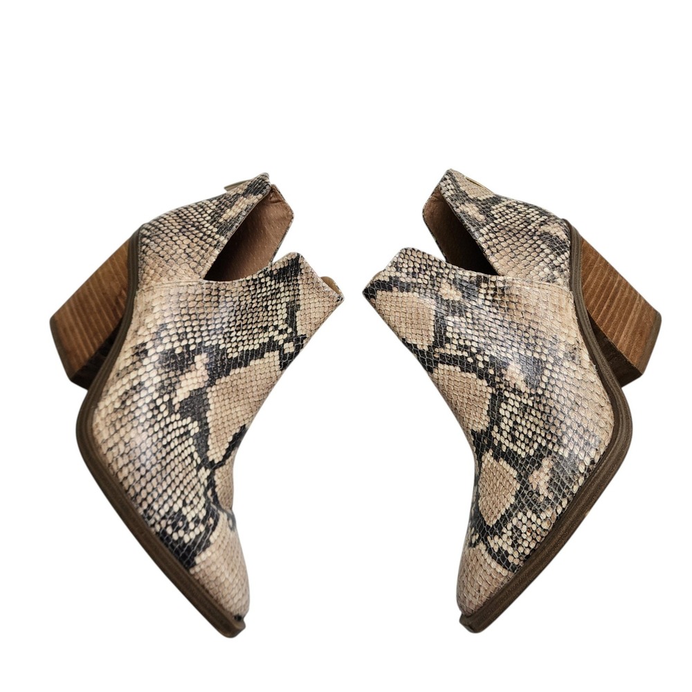 Vince Camuto Womens Gigietta Bootie Size 7.5 Leather Snakeskin Python Print